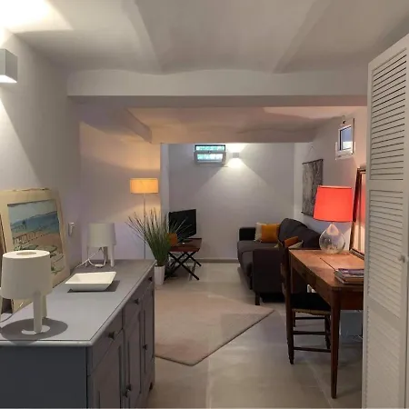 Waterfront In Cap D بيت للعطل *